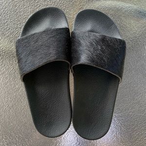 Faux fur black slides